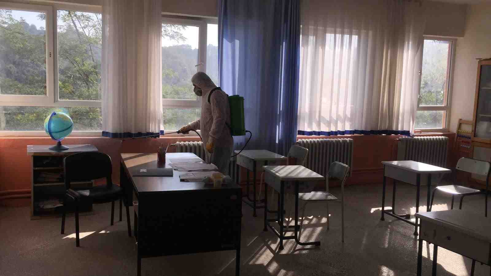 BÜYÜKŞEHİR OKULLARI DEZENFEKTE ETTİ